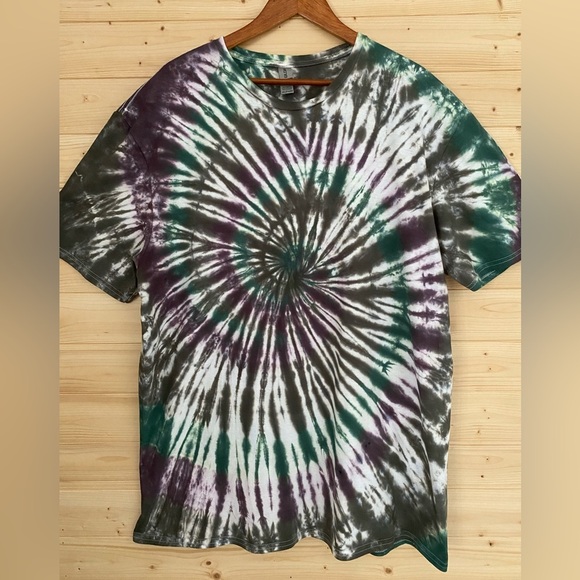 NEW Unisex GILDAN 2X Soft Style Tie Dye Green Brown Camo T-Shirt - Picture 1 of 8